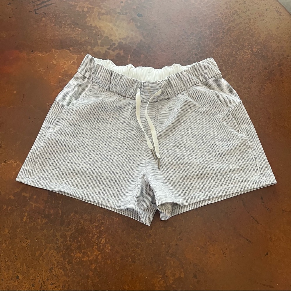 Lululemon On The Fly Short